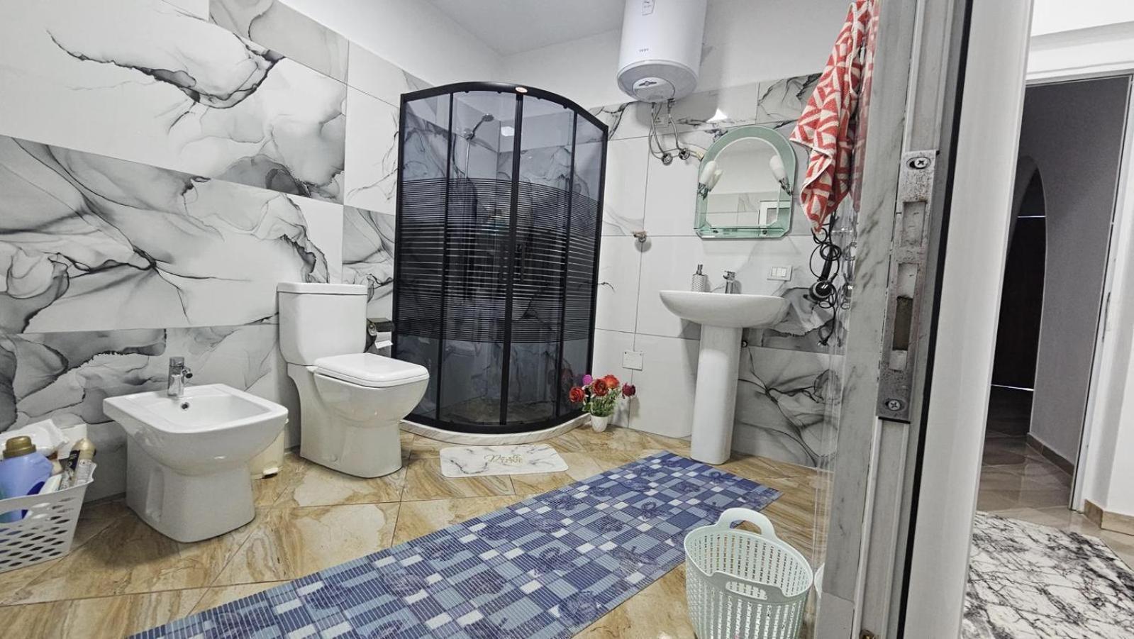 Guesthouse Albi เบราท ภายนอก รูปภาพ